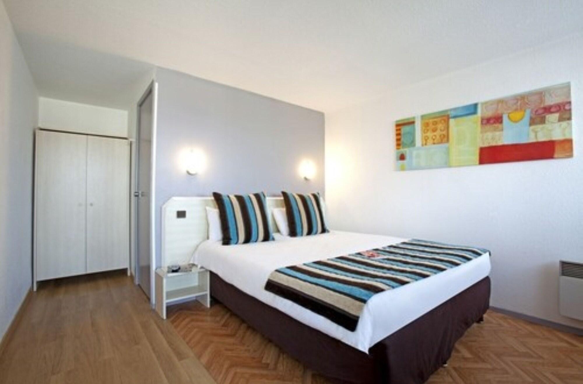 Sure Hotel By Best Western Biarritz Aeroport Exterior photo